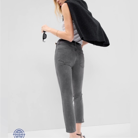 Women’s Gap Mid Rise Vintage Slim Jeans with Washwell Size 26 regular - Picture 2 of 4